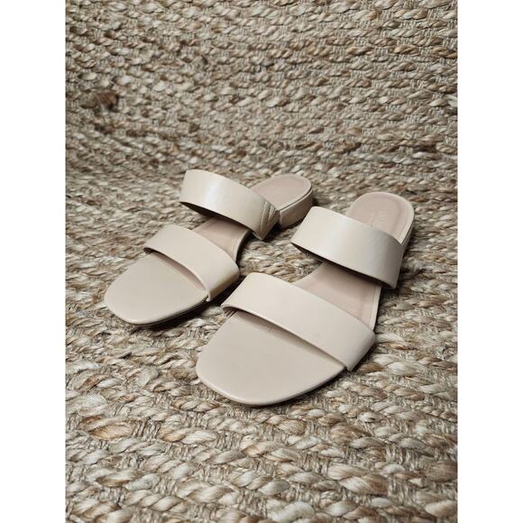 New Cushionaire Nolita Two Band Dress Sandal Nude Beige Size 9 M - Picture 4 of 12